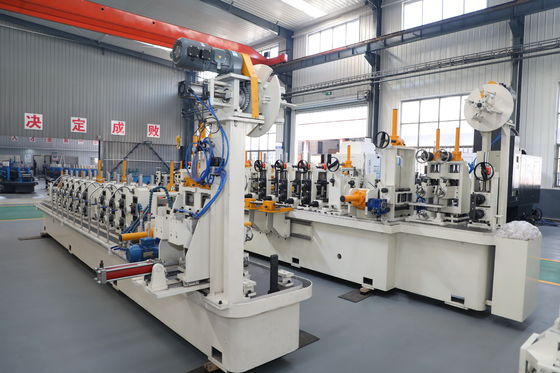 직류 전기를 통한 강철을 가진 빈 단면도 관 회전 선반 둥근 관